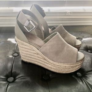 Tan wedges 8